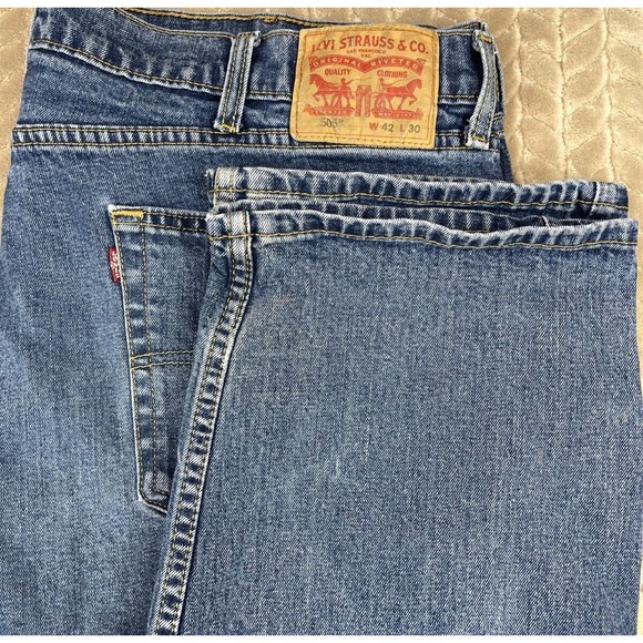 Levis 505 Jeans Mens 42 X 30‎ Regular Fit Straight Leg Blue Medium Wash Denim - Picture 1 of 12